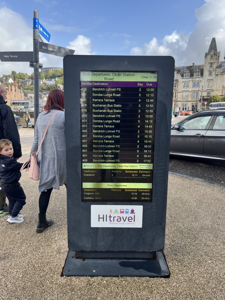 HItravel digital departure sign